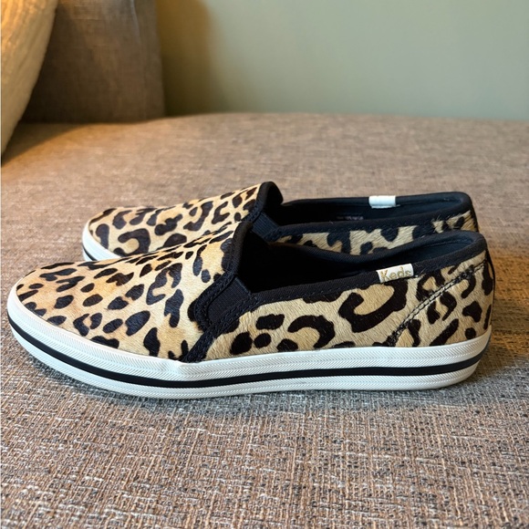Leopard Pattern Slip-On Shoes - Picture 3 of 4